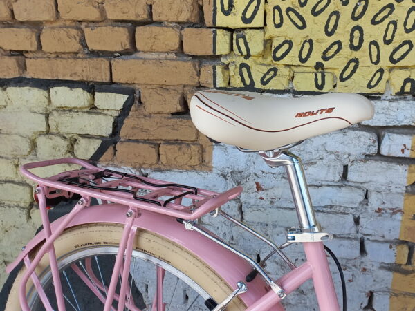 roze-vinjeta-zenski-cruiser-bicikl
